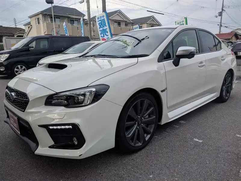 カタログ画像：ＷＲＸ Ｓ４（WRX S4） ２．０ＧＴアイサイト 2018年6月 DBA-VAG 2000cc クリスタルホワイト・パール 燃費13.2km / l 外装