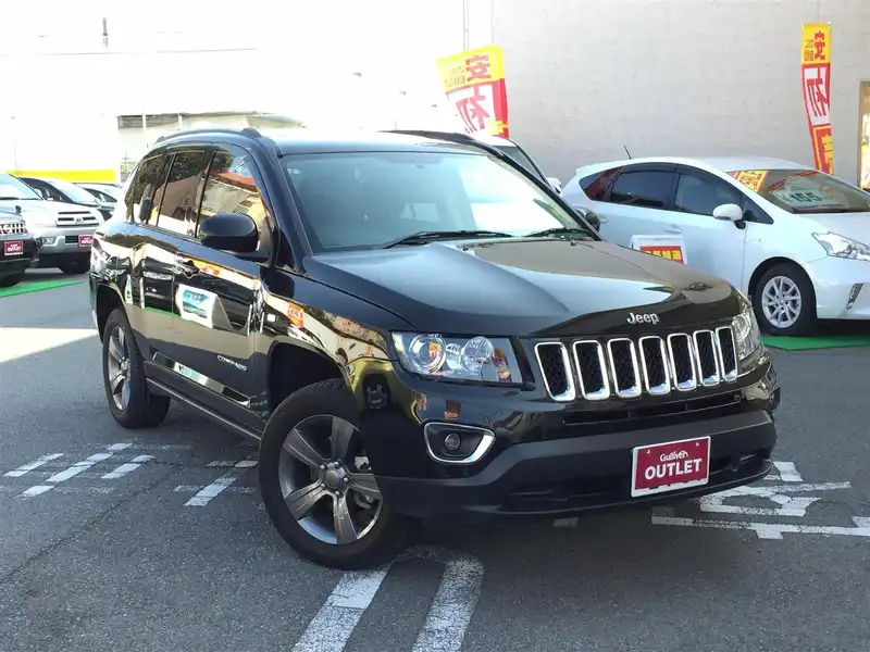 カタログ画像：ジープ・コンパス（JEEP COMPASS） ノース 2013年9月 ABA-MK4924 2400cc ブラッククリアコート 燃費10.7km / l メイン