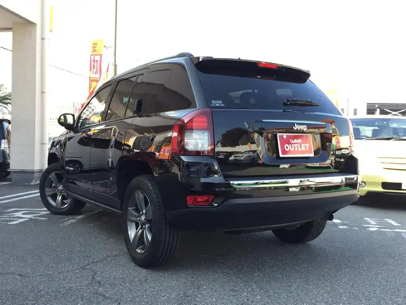 カタログ画像：ジープ・コンパス（JEEP COMPASS） ノース 2013年9月 ABA-MK4924 2400cc ブラッククリアコート 燃費10.7km / l 外装