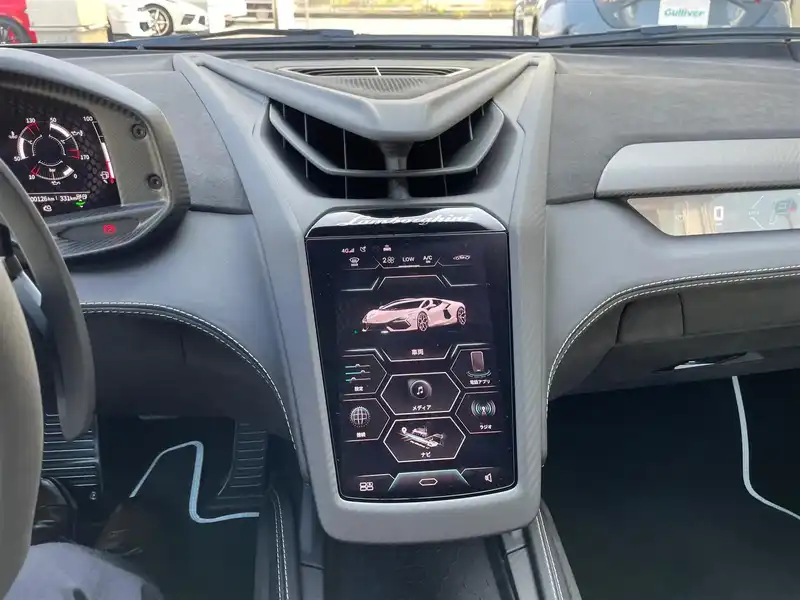 カタログ画像：レヴエルト（REVUELTO） ベースグレード 2023年3月 7LA-ZMREV 6500cc 内装