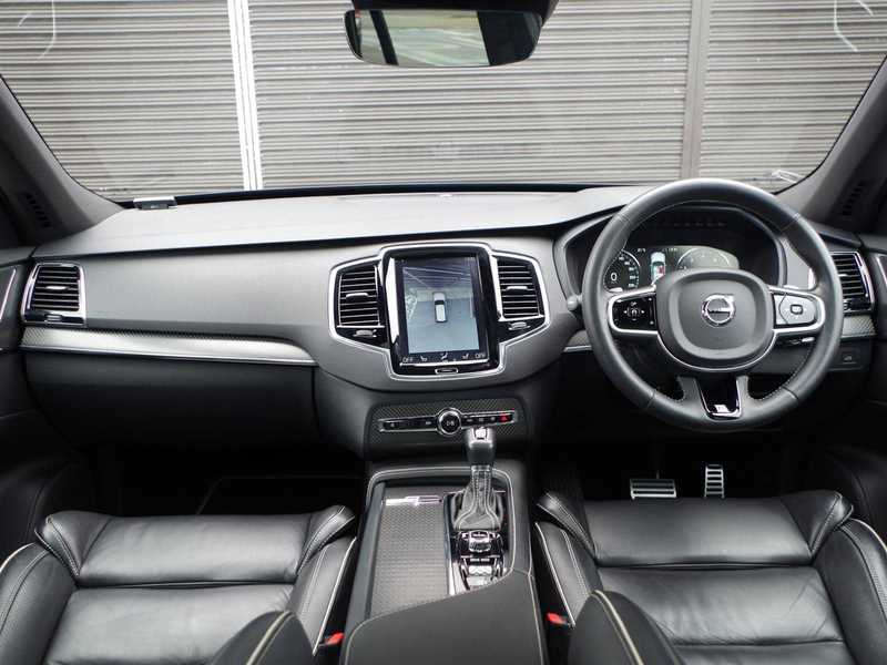 カタログ画像：ＸＣ９０（XC90） Ｔ８ ツインエンジン ＡＷＤ エクセレンス 2018年8月 DLA-LB420XCPA 2000cc オニキスブラックメタリック 燃費13.7km / l フロント