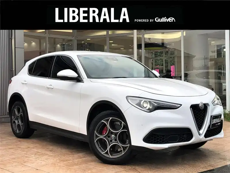 カタログ画像：ステルヴィオ（STELVIO） ２．０ターボ Ｑ４スポーツパッケージ 2019年12月 ABA-94920 2000cc アルファ ホワイト 燃費11.8km / l メイン（その他）