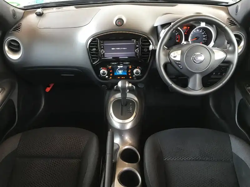 カタログ画像：ジューク（JUKE） １５ＲＸ Ｖセレクション スタイル ニスモ 2018年8月 DBA-YF15 1500cc スーパーブラック 燃費18.0km / l 内装