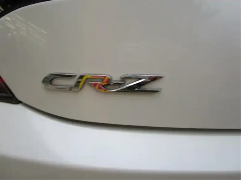 カタログ画像：ＣＲ－Ｚ（CR-Z） αブラックレーベル 2011年8月 DAA-ZF1 1500cc プレミアムホワイト・パール 燃費22.8km / l 外装