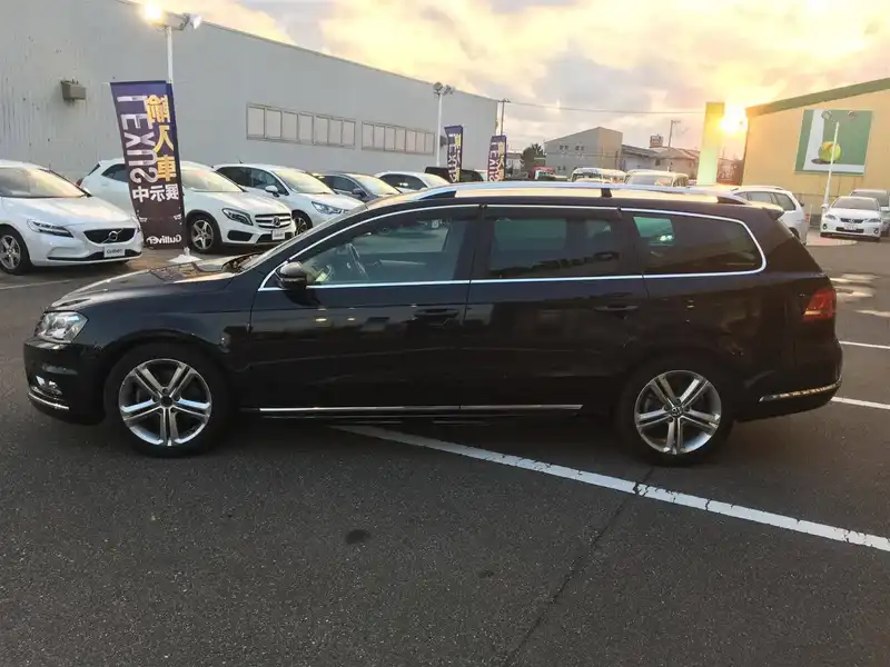 カタログ画像：パサートヴァリアント（PASSAT VARIANT） Ｒラインエディション 2014年6月 DBA-3CCAX 1400cc ディープブラックパールエフェクト 燃費17.6km / l 外装