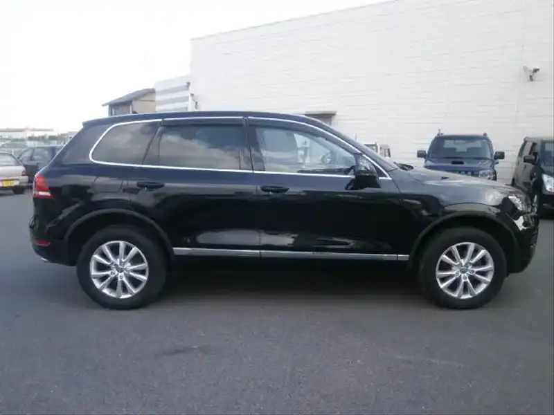 カタログ画像：トゥアレグ（TOUAREG） Ｖ６ 2011年2月 DBA-7PCGRS 3600cc ディープブラックパールエフェクト 燃費9.5km / l  外装