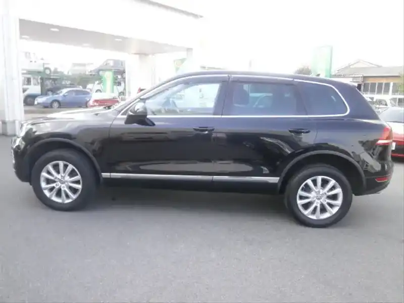 カタログ画像：トゥアレグ（TOUAREG） Ｖ６ 2011年2月 DBA-7PCGRS 3600cc ディープブラックパールエフェクト 燃費9.5km / l  外装