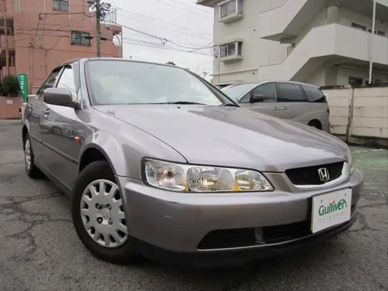 2002813 | カタログ画像：アコード（ACCORD） １．８ＶＴＳ 2000年6月 GH-CF3 1800cc サテンシルバー・メタリック メイン（その他）