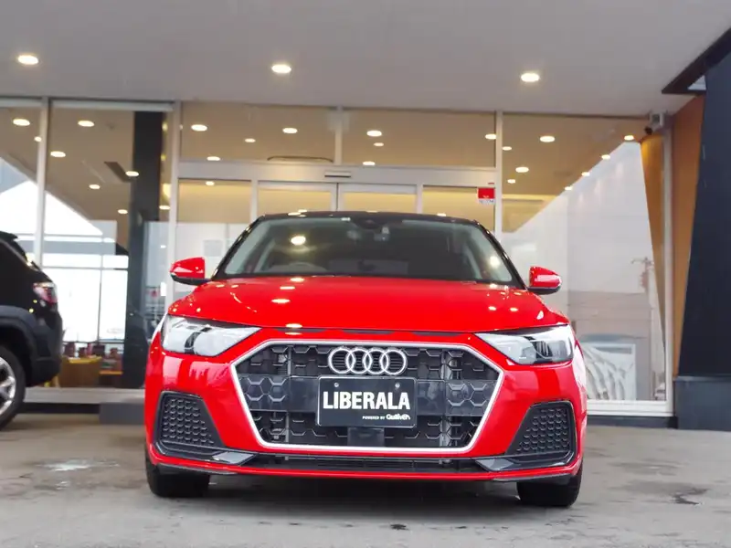 カタログ画像：Ａ１スポーツバック（A1 SPORTBACK） ２５ＴＦＳＩ アドバンスド 2020年6月 3BA-GBDKL 1000cc ミサノレッドパールエフェクト 燃費15.2km / l フロント