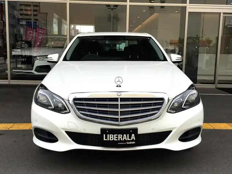 カタログ画像：Ｅクラス（E-CLASS） Ｅ２５０ 2013年5月 RBA-212036C 2000cc ポーラーホワイト（Ｓ） 燃費15.5km / l フロント