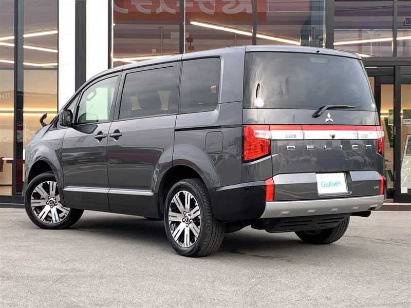 カタログ画像：デリカＤ：５（DELICA D:5） Ｍ 2019年11月 3DA-CV1W 2200cc スターリングシルバーメタリック×アイガーグレーメタリックorスターリングシルバーメタリック 燃費12.6km / l バック