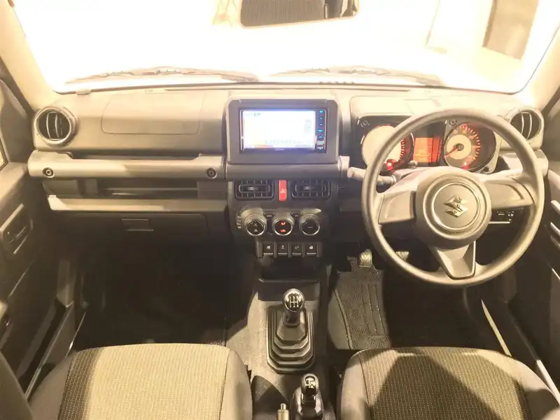 カタログ画像：ジムニー（JIMNY） ＸＬ 2018年7月 3BA-JB64W 660cc スペリアホワイト 燃費16.2km / l 内装