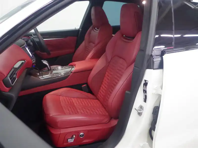 カタログ画像：レヴァンテ（LEVANTE） ＧＴペッレ イントレッチァータ 2022年12月 7AA-MLE20 2000cc ビアンコ フロント