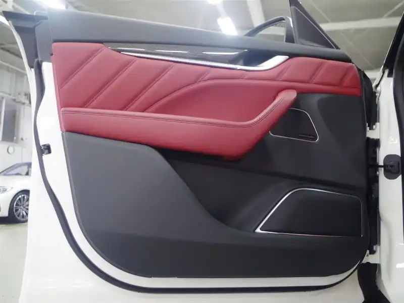 カタログ画像：レヴァンテ（LEVANTE） ＧＴペッレ イントレッチァータ 2022年12月 7AA-MLE20 2000cc ビアンコ 内装