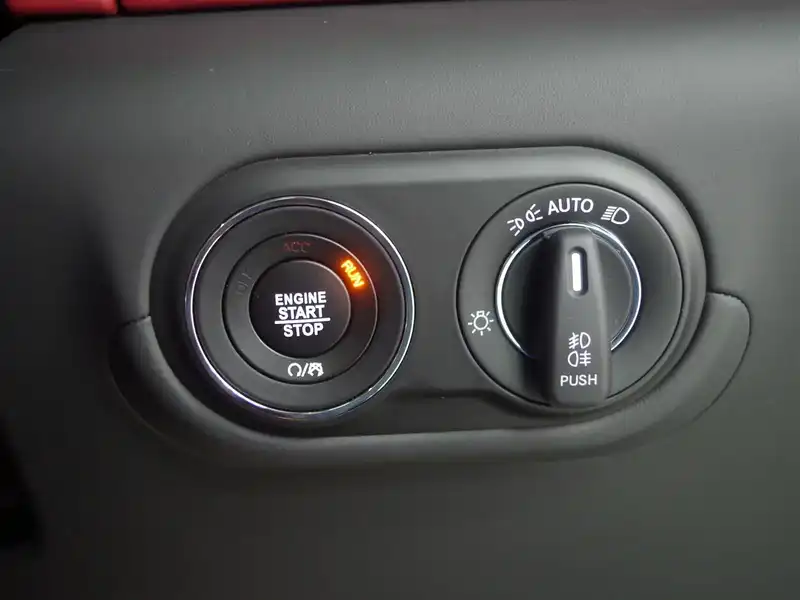 カタログ画像：レヴァンテ（LEVANTE） ＧＴペッレ イントレッチァータ 2022年12月 7AA-MLE20 2000cc ビアンコ 内装