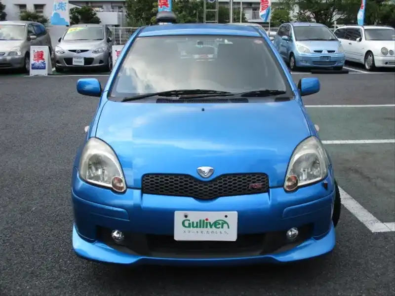 カタログ画像：ヴィッツ（VITZ） ＲＳ 2002年12月 UA-NCP13 1500cc ブルーメタリック 燃費15.2km / l  フロント