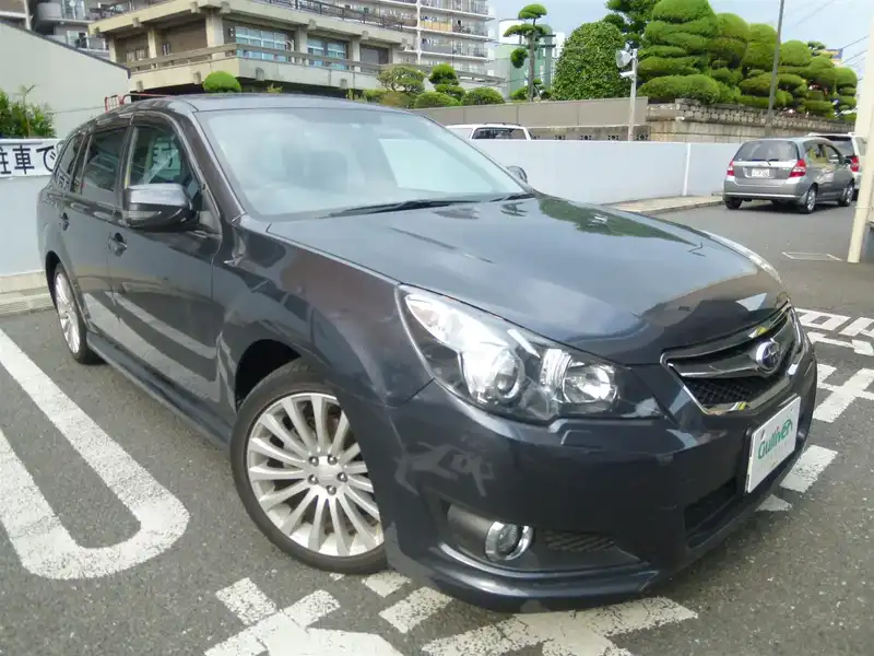 カタログ画像：レガシィツーリングワゴン（LEGACY TOURING WAGON） ２．５ｉアイサイト Ｓパッケージ 2011年6月 DBA-BR9 2500cc グラファイトグレー・メタリック 燃費12.4km / l  メイン（その他）