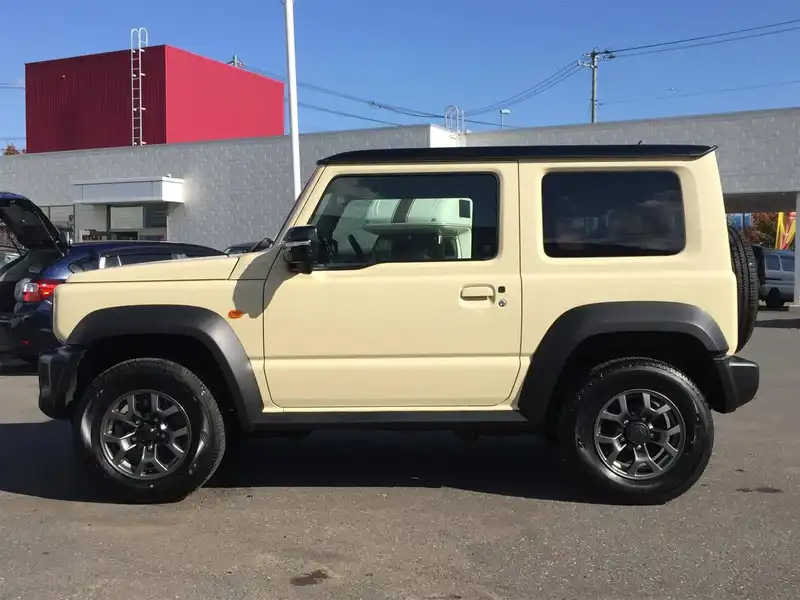 カタログ画像：ジムニーシエラ（JIMNY SIERRA） ＪＣ 2018年7月 3BA-JB74W 1500cc キネティックイエローブラック2トーンルーフorシフォンアイボリーメタリックブラック2トーンルーフ 燃費15.0km / l 外装