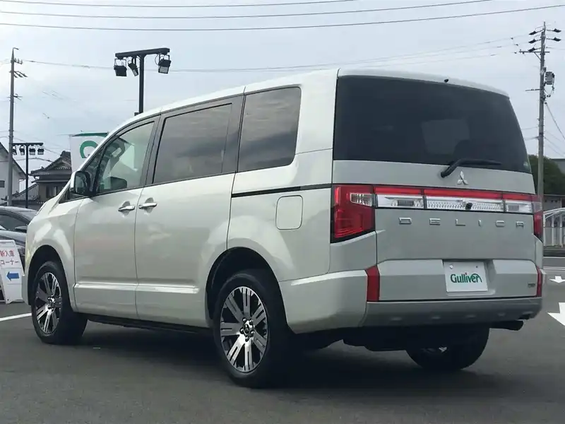 10132956 | カタログ画像：デリカＤ：５（DELICA D:5） Ｐ 2020年12月 3DA-CV1W 2200cc ウォームホワイトパール×スターリングシルバーメタリックorウォームホワイトパール バック