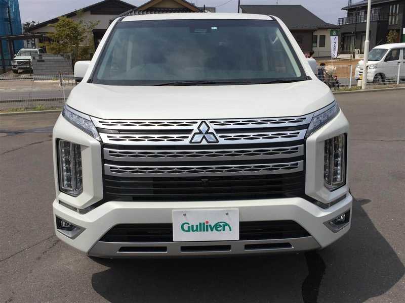 カタログ画像：デリカＤ：５（DELICA D:5） Ｍ 2019年11月 3DA-CV1W 2200cc ウォームホワイトパール×スターリングシルバーメタリックorウォームホワイトパール 燃費12.6km / l フロント