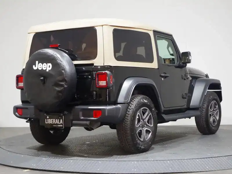 カタログ画像：ジープ・ラングラー（JEEP WRANGLER） ブラック＆タン 2020年7月 ABA-JL36S 3600cc ブラッククリアコート 燃費9.6km / l バック