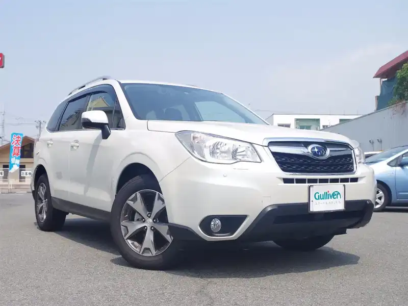 カタログ画像：フォレスター（FORESTER） Ｘ－ブレイク 2013年12月 DBA-SJ5 2000cc サテンホワイト・パール 燃費15.2km / l メイン