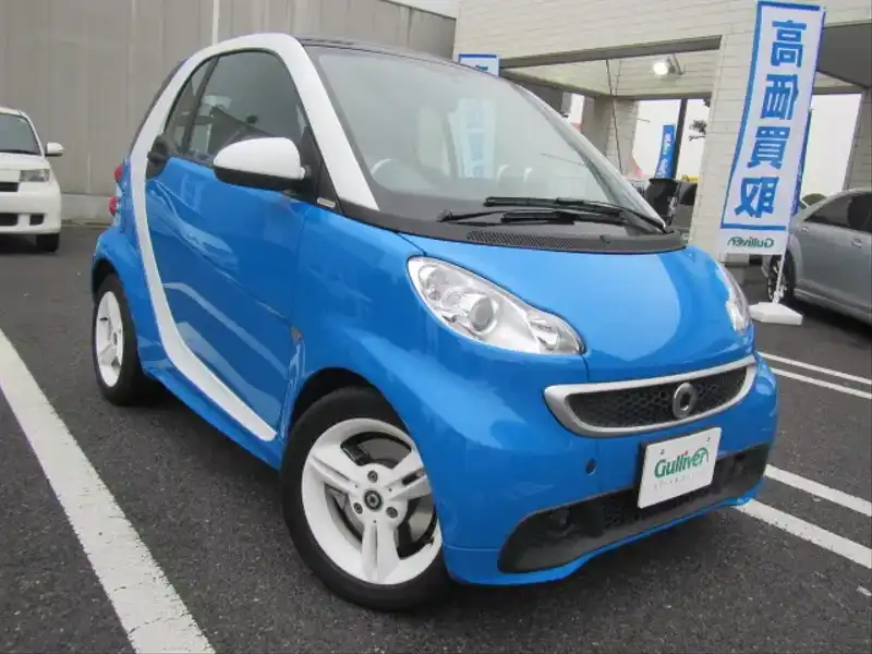 10080200 | カタログ画像：スマートフォーツークーペ（SMART FORTWO COUPE） ｍｈｄエディション アイスシャイン 2012年11月 ABA-451380 1000cc アズールブルー メイン