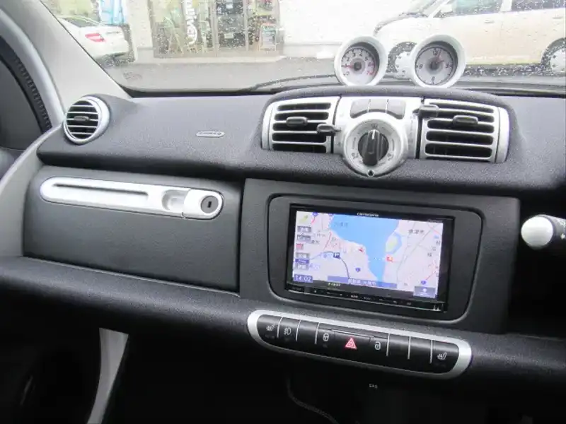 10080200 | カタログ画像：スマートフォーツークーペ（SMART FORTWO COUPE） ｍｈｄエディション アイスシャイン 2012年11月 ABA-451380 1000cc アズールブルー 内装