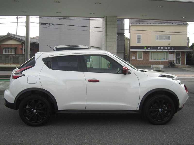 カタログ画像：ジューク（JUKE） １６ＧＴ ＦＯＵＲ パーソナライゼーション 2014年9月 CBA-NF15 1600cc ブリリアントホワイトパール（３Ｐ） 燃費13.4km / l 外装