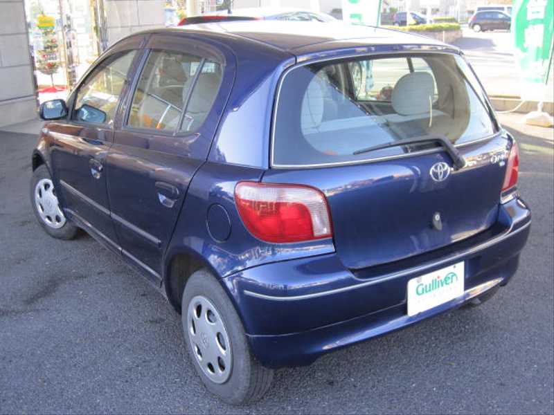 カタログ画像：ヴィッツ（VITZ） クラヴィア 1999年10月 GH-NCP10 1300cc ダークブルーマイカ 燃費18.0km / l  バック