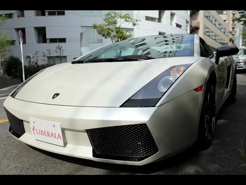 10033225 | カタログ画像：ガヤルド（GALLARDO） ＳＥ 2005年10月 5000cc バルーン・ホワイト（パールホワイト） フロント