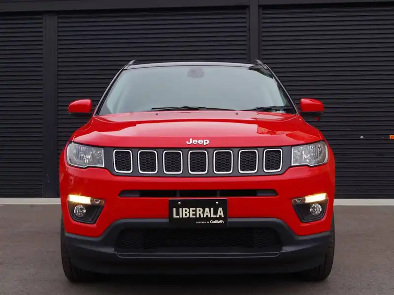 カタログ画像：ジープ・コンパス（JEEP COMPASS） ロンジチュード 2019年10月 ABA-M624 2400cc エグゾティカレッドクリアコート 燃費11.9km / l フロント