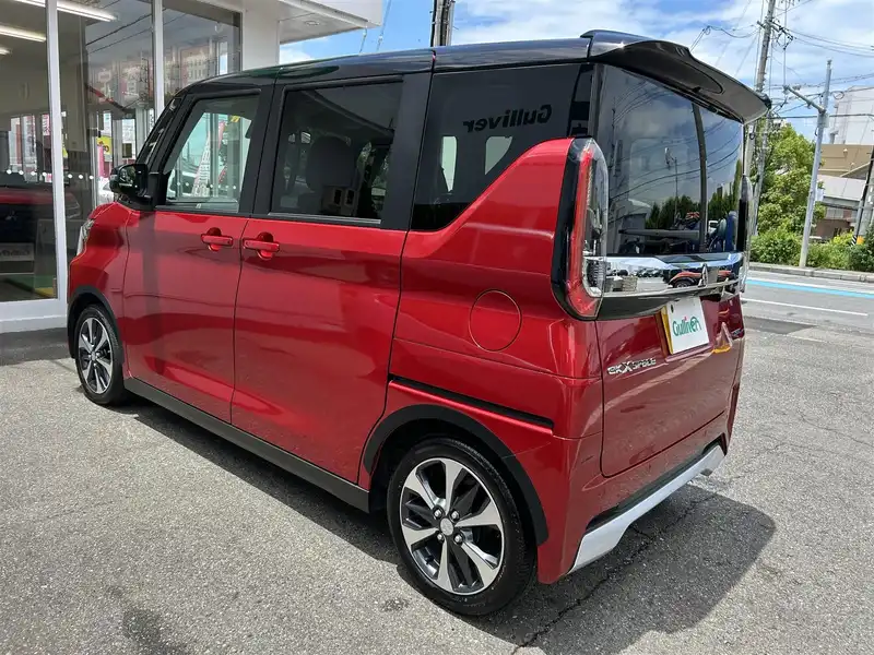 カタログ画像：ｅＫクロススペース（EK X SPACE） Ｔ プラスエディション 2021年12月 4AA-B35A 660cc レッドメタリック 燃費18.8km / l バック