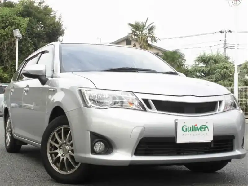 カタログ画像：カローラフィールダー（COROLLA FIELDER） ハイブリッドＧ 2014年4月 DAA-NKE165G 1500cc シルバーメタリック 燃費33.0km / l メイン（その他）