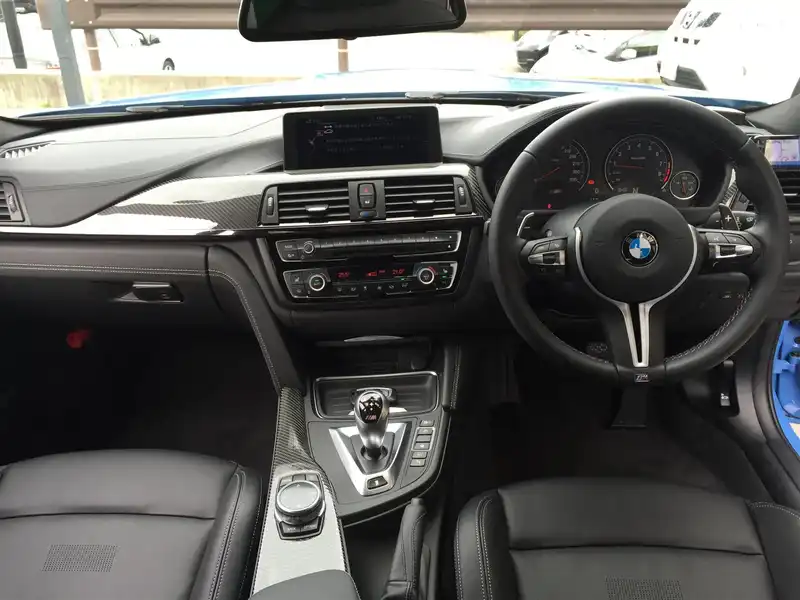 カタログ画像：Ｍ３（M3） Ｍ３セダン 2015年9月 CBA-3C30 3000cc ヤス・マリナ・ブルー 燃費12.2km / l 内装