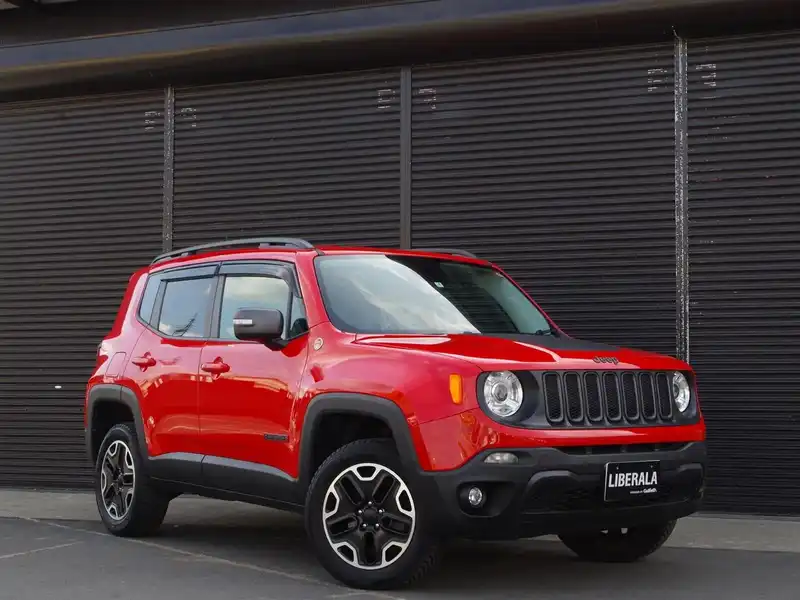 カタログ画像：ジープ・レネゲード（JEEP RENEGADE） トレイルホーク 2015年11月 ABA-BU24 2400cc コロラドレッドクリアコート 燃費10.4km / l メイン（その他）