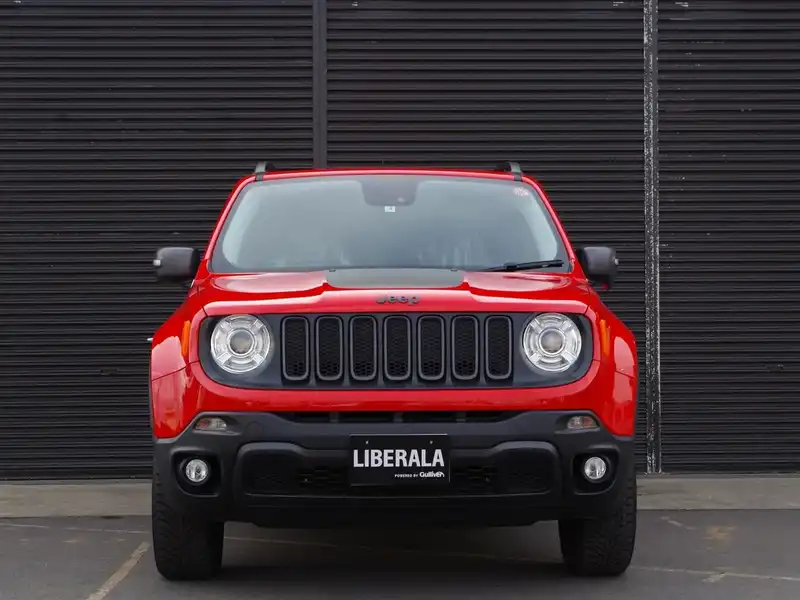 カタログ画像：ジープ・レネゲード（JEEP RENEGADE） トレイルホーク 2015年9月 ABA-BU24 2400cc コロラドレッドクリアコート 燃費10.4km / l フロント