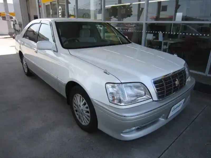 カタログ画像：クラウン（CROWN） ロイヤルサルーンＦｏｕｒ 2001年8月 TA-JZS179 3000cc フロスティホワイトトーニング 燃費8.2km / l  メイン