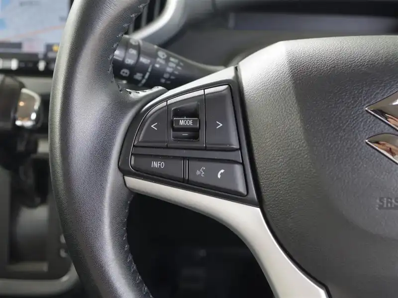 カタログ画像：ソリオ（SOLIO） ハイブリッドＭＺ デュアルカメラブレーキサポート装着車 2015年8月 DAA-MA36S 1200cc ピュアホワイトパール 燃費27.8km / l 内装