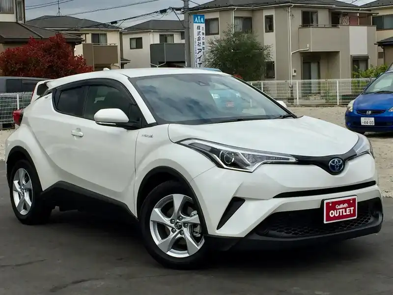 カタログ画像：Ｃ－ＨＲ（C-HR） Ｓ 2016年12月 DAA-ZYX10 1800cc ホワイトパールクリスタルシャイン 燃費30.2km / l メイン（その他）