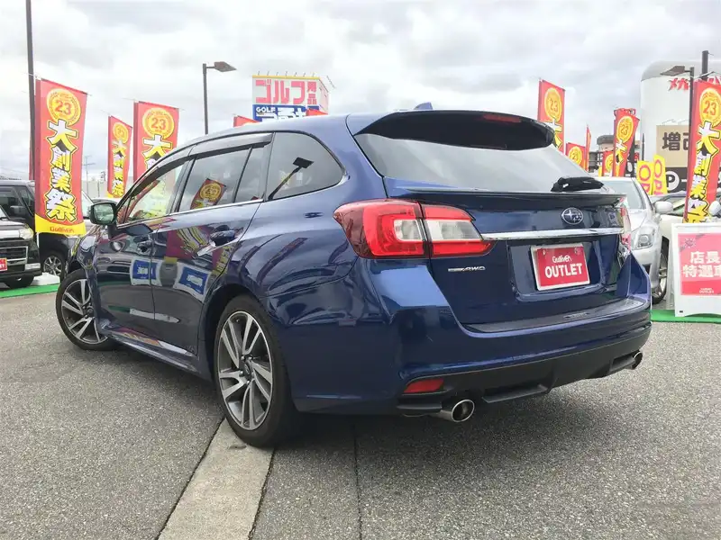 カタログ画像：レヴォーグ（LEVORG） １．６ＧＴ 2014年6月 DBA-VM4 1600cc ギャラクシィブルー・シリカ 燃費17.4km / l バック