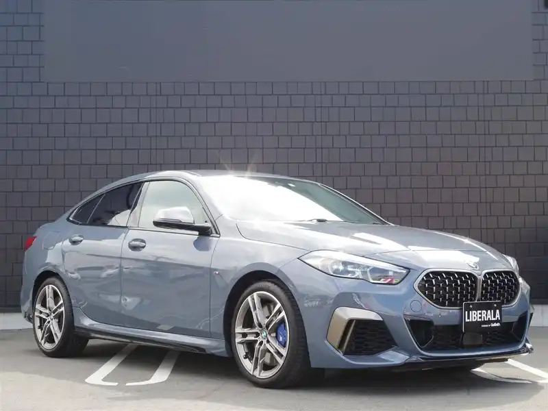 カタログ画像：２シリーズ（2 SERIES） Ｍ２３５ｉ ｘＤｒｉｖｅグランクーペ 2019年10月 3BA-7L20 2000cc ミネラル・グレー（メタリック・カラー）orストーム・ベイ（メタリック・カラー） メイン