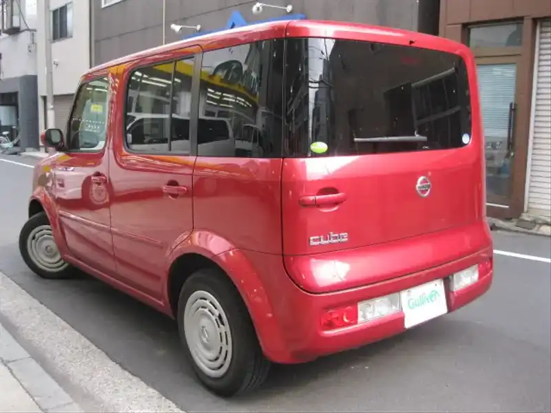 カタログ画像：キューブ（CUBE） １４Ｓ Ｖセレクション 2006年1月 DBA-BZ11 1400cc ルミナスレッド（Ｍ） 燃費16.4km / l  バック