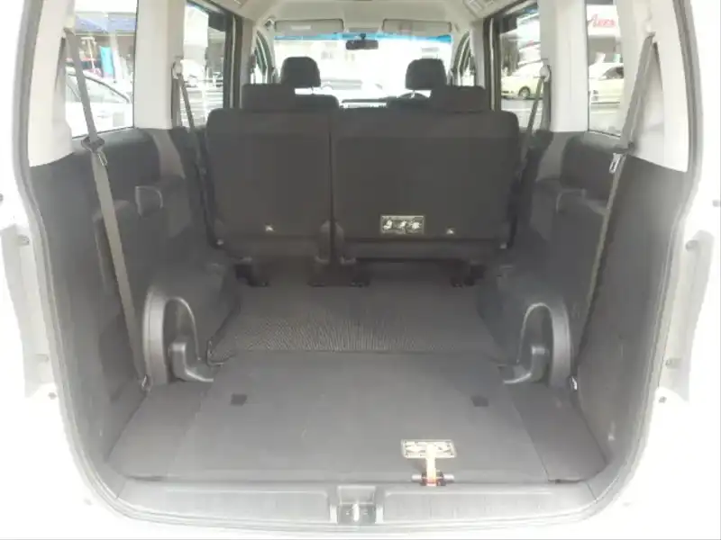 カタログ画像：ステップワゴンスパーダ（STEPWAGON SPADA） Ｚ 2009年10月 DBA-RK6 2000cc プレミアムホワイト・パール 燃費12.6km / l  内装