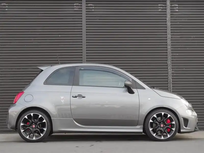 カタログ画像：アバルト５９５（ABARTH 595） コンペティツィオーネ 2019年6月 ABA-31214T 1400cc グリジオレコード 燃費13.4km / l 外装