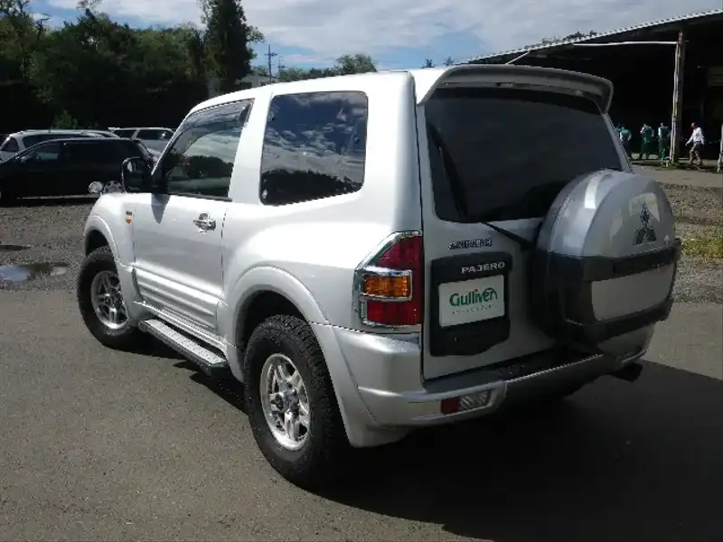 4006753 | カタログ画像：パジェロ（PAJERO） ショート スーパーエクシード ＭＭＣＳレス仕様 2000年8月 TA-V65W 3500cc サテライトシルバー バック