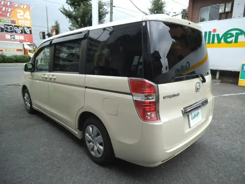 10071284 | カタログ画像：ステップワゴン（STEPWAGON） Ｌ 2011年8月 DBA-RK1 2000cc プレミアムヒダマリアイボリー・パール バック