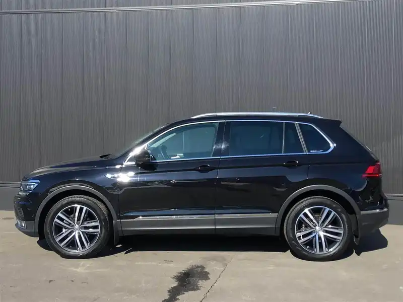 カタログ画像：ティグアン（TIGUAN） ＴＳＩ ハイライン 2018年8月 ABA-5NCZE 1400cc ディープブラックパールエフェクト 燃費16.3km / l 外装