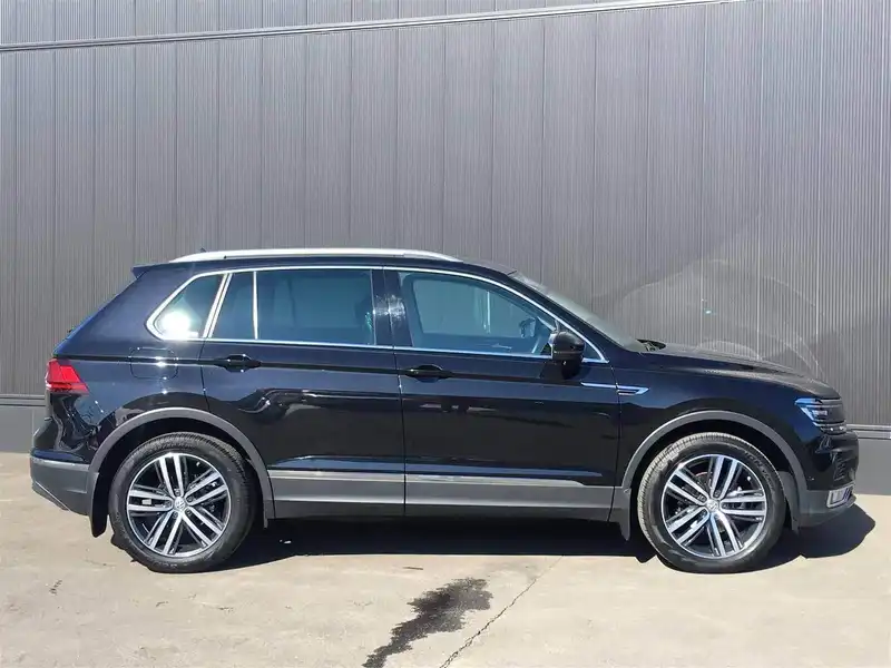 カタログ画像：ティグアン（TIGUAN） ＴＳＩ ハイライン 2018年8月 ABA-5NCZE 1400cc ディープブラックパールエフェクト 燃費16.3km / l 外装