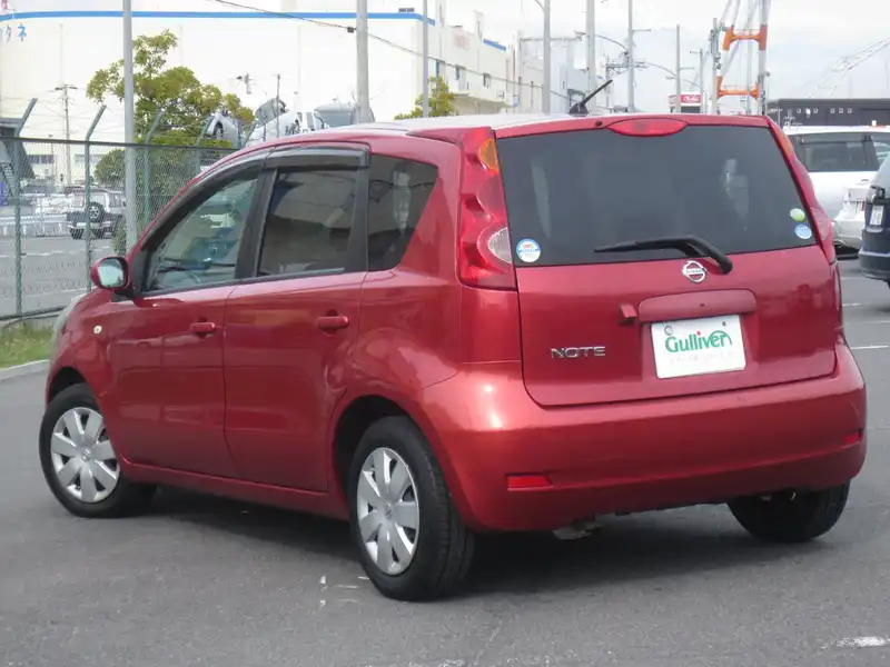 カタログ画像：ノート（NOTE） １５Ｇ ＦＯＵＲ 2009年4月 DBA-NE11 1500cc ルミナスレッド（Ｍ） 燃費16.0km / l  バック